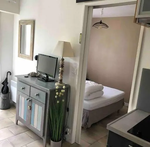 Le Clapotis Des Flots * Villers-sur-Mer